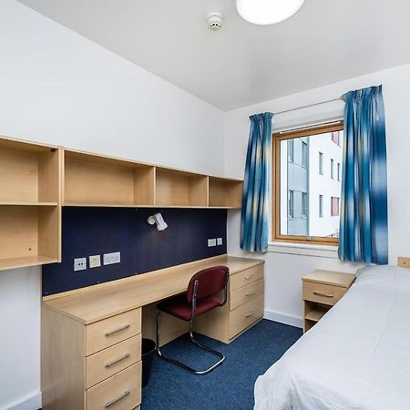 1 Night Free Comfortable Ensuite Rooms, Gillingham - Sk Hoo Exterior foto
